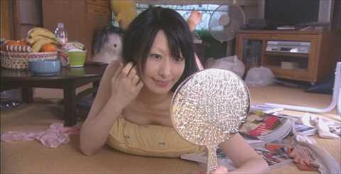 鳥居みゆき映画「非女子図鑑」でのセミヌードおっぱいエロ画像02