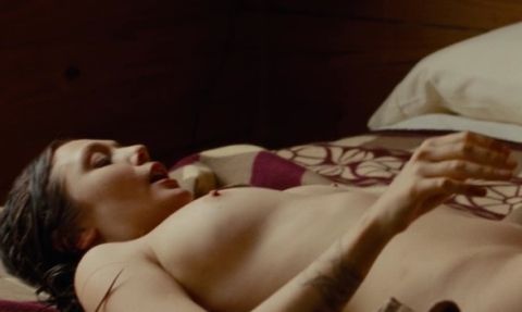 エリザベス・オルセン乳首ヌードや濡れ場おっぱいエロ画像03「オールド・ボーイ」