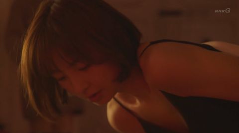篠田麻里子レズセックスおっぱい濡れ場エロ画像01「ミストレス」
